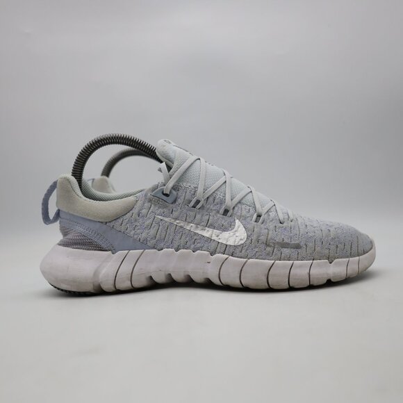 Nike Free Run 5.0 Women's 7.5 Pure Platinum Metallic Silver Sneakers CZ1891-002 - Picture 1 of 9
